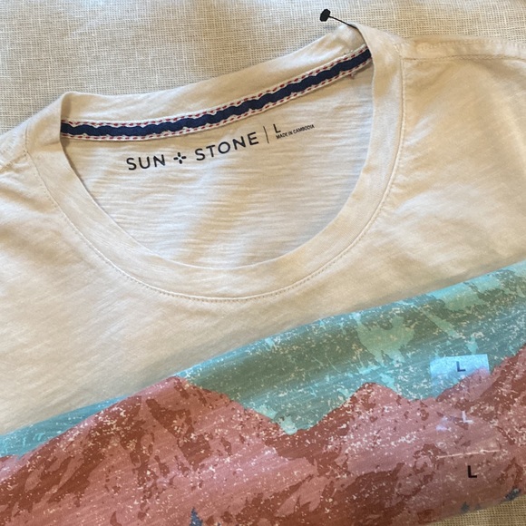Sun and stone tshirt - Picture 3 of 5